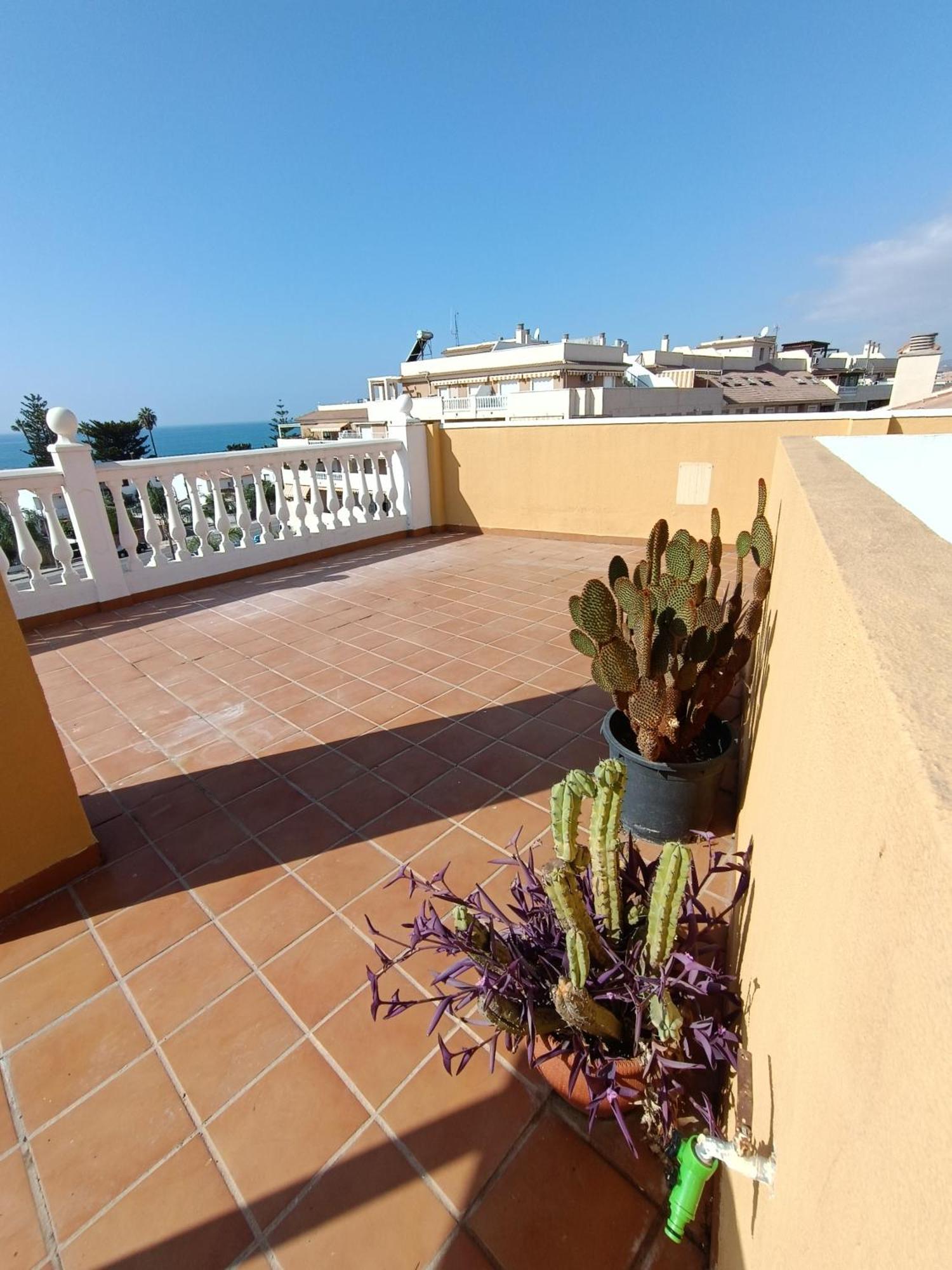 Lovely Penthouse In Front Of The Beach With Free Parking Málaga Exterior foto