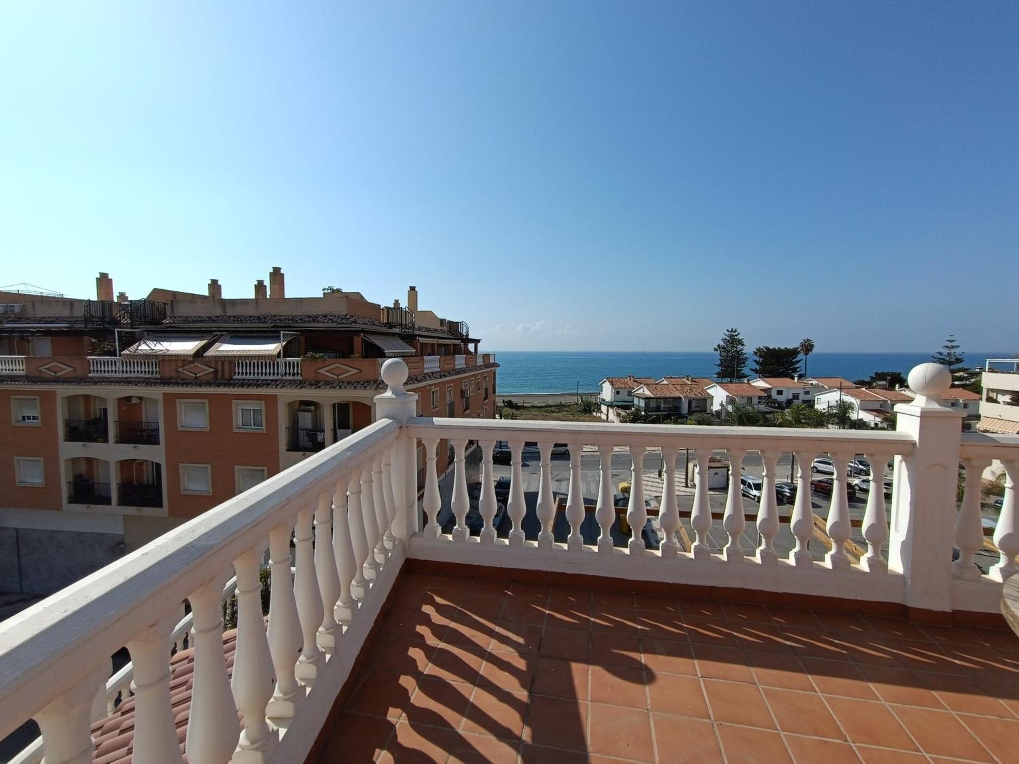Lovely Penthouse In Front Of The Beach With Free Parking Málaga Exterior foto